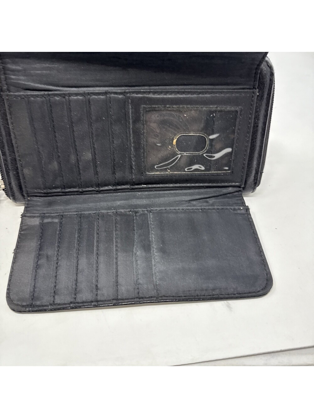 Kenneth Cole Reaction Black Wallet - Picture 2 of 3
